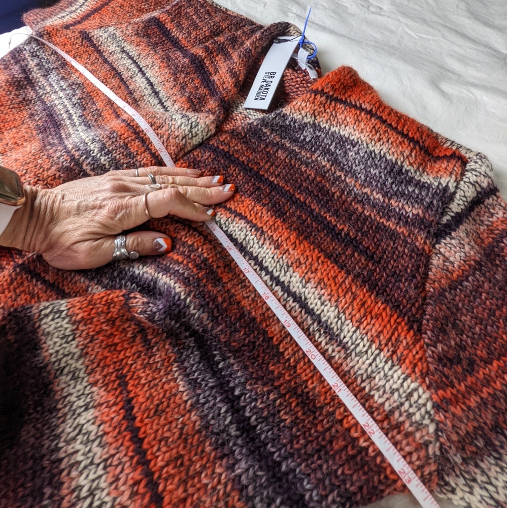 BB Dakota by Steve Madden NWT Canyon Cutie Alpaca Wool Sweater fringe Medium - Picture 15 of 16